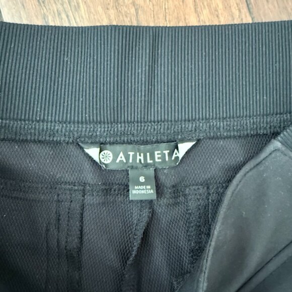 ATHLETA MIDTOWN SHORTS Cuffed Hem Drawstring 708303 SIZE 4 Black 4" Inseam - Picture 2 of 3